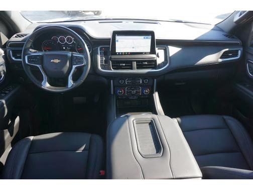 Photo 3 of 25 of 2021 Chevrolet Suburban LT
