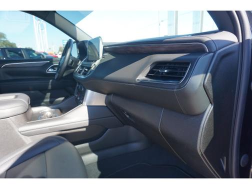 Photo 5 of 25 of 2021 Chevrolet Suburban LT