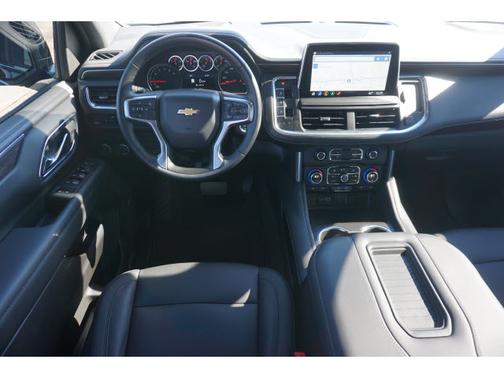 Photo 4 of 25 of 2021 Chevrolet Suburban LT