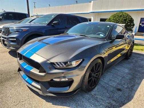 2018 Ford Shelby GT350 Base