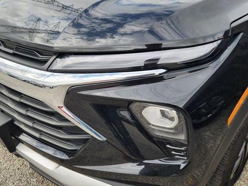 Mosaic Black Metallic 2025 Chevrolet Trailblazer LT