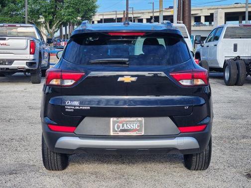 Mosaic Black Metallic 2025 Chevrolet Trailblazer LT