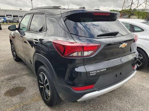 Mosaic Black Metallic 2025 Chevrolet Trailblazer LT