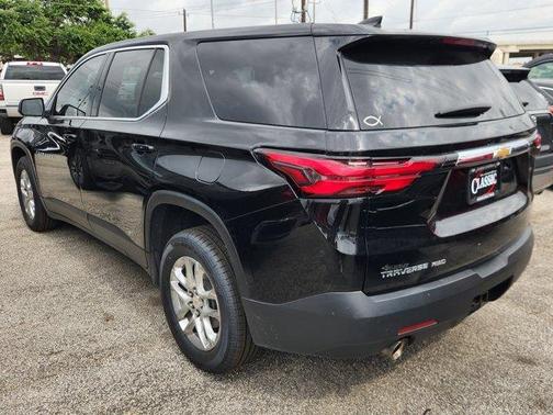 2023 Chevrolet Traverse LS