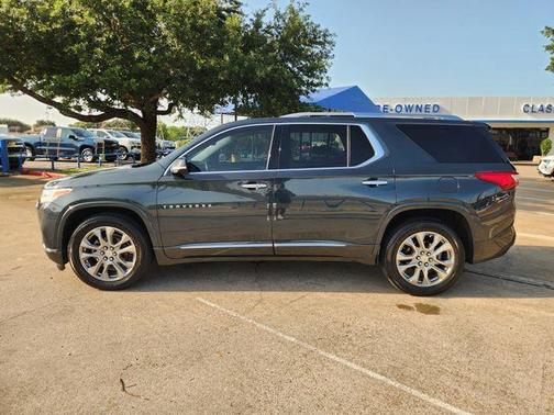 Graphite Metallic 2018 Chevrolet Traverse Premier