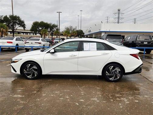 2025 Hyundai ELANTRA SEL Convenience