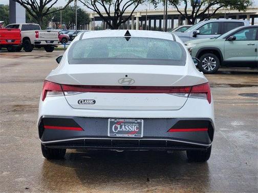 2025 Hyundai ELANTRA SEL Convenience