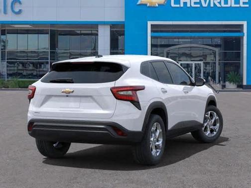 2025 Chevrolet Trax LS