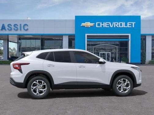 2025 Chevrolet Trax LS