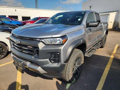 Sterling Gray Metallic 2024 Chevrolet Colorado Trail Boss