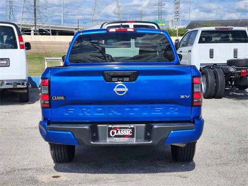 2024 Nissan Frontier SV