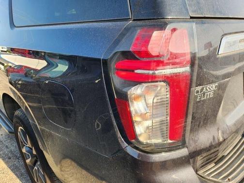 Dark Ash Metallic 2024 Chevrolet Suburban LS