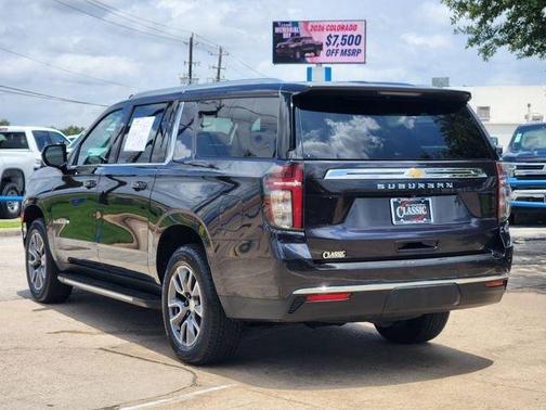 Dark Ash Metallic 2024 Chevrolet Suburban LS