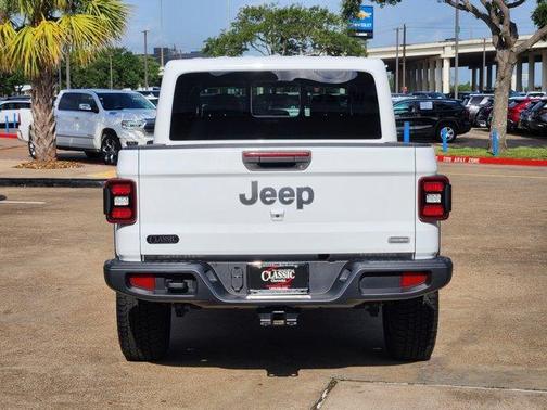 2022 Jeep Gladiator Overland