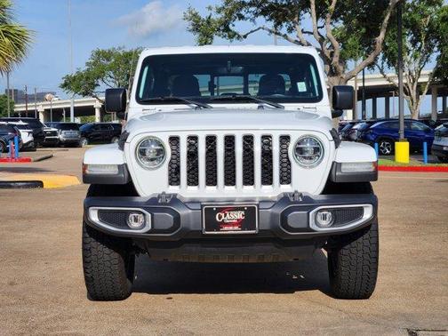 2022 Jeep Gladiator Overland