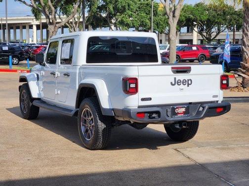 2022 Jeep Gladiator Overland