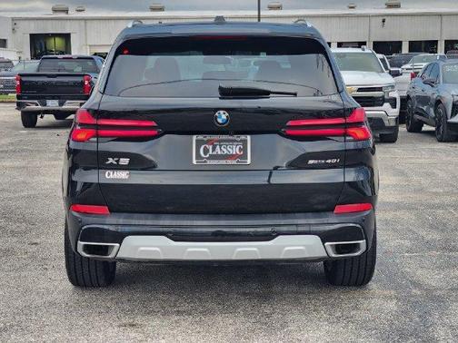 Black Sapphire Metallic 2026 BMW X5 sDrive40i