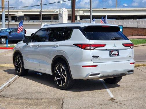 2023 Mitsubishi Outlander SEL
