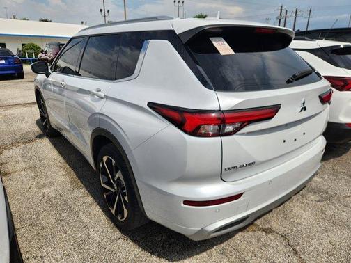 2023 Mitsubishi Outlander SEL