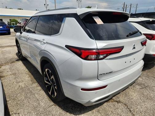 2023 Mitsubishi Outlander SEL
