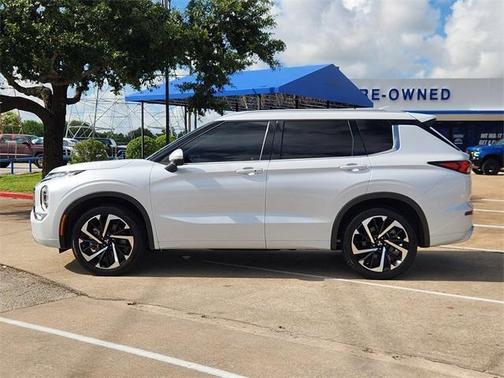 2023 Mitsubishi Outlander SEL