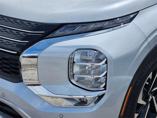 2023 Mitsubishi Outlander SEL
