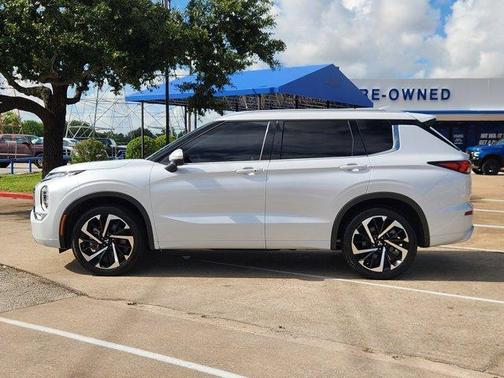 2023 Mitsubishi Outlander SEL