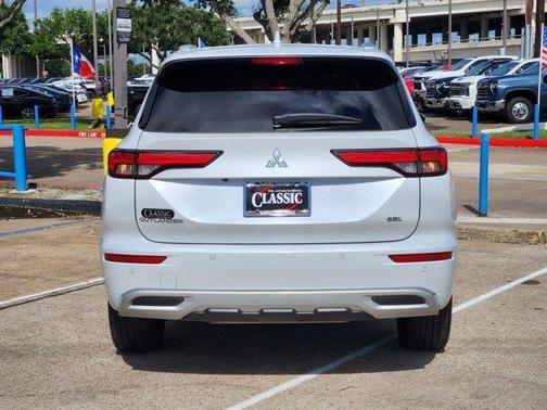 2023 Mitsubishi Outlander SEL