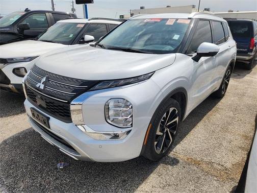 2023 Mitsubishi Outlander SEL