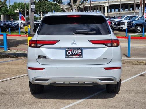 2023 Mitsubishi Outlander SEL