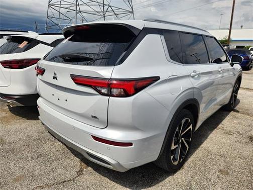 2023 Mitsubishi Outlander SEL