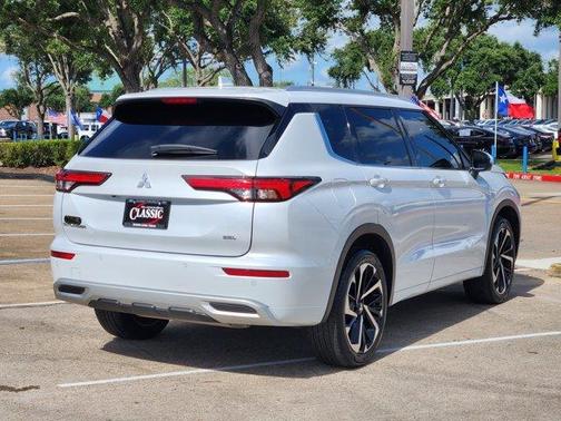 2023 Mitsubishi Outlander SEL