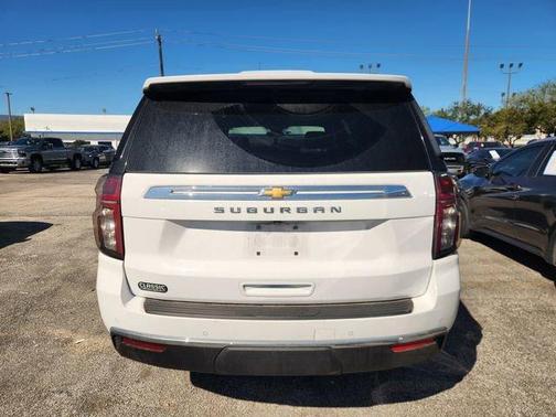 2023 Chevrolet Suburban LS