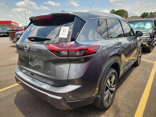 Gun Metallic 2024 Nissan Rogue SL