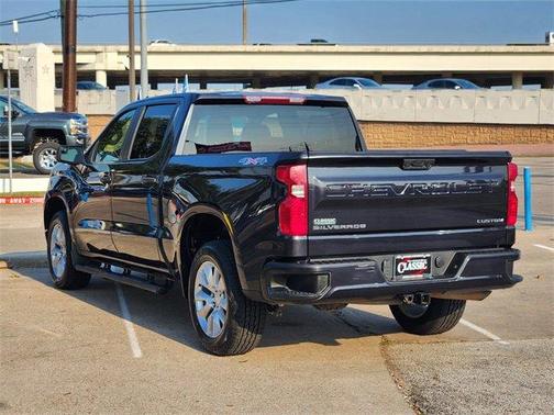 2022 Chevrolet Silverado 1500 Custom