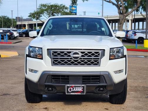 2024 Nissan Frontier SV