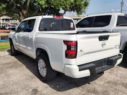 2024 Nissan Frontier SV