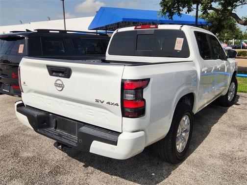 2024 Nissan Frontier SV