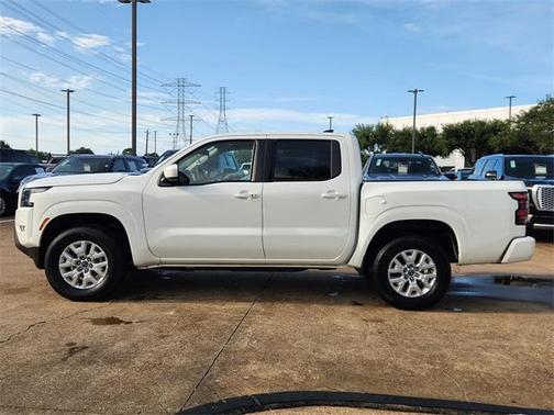 2024 Nissan Frontier SV