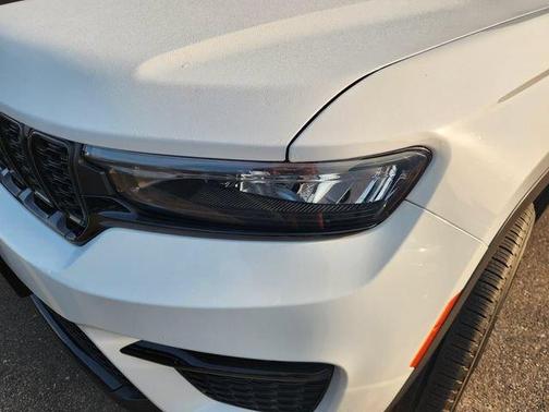Bright White Clearcoat 2024 Jeep Grand Cherokee Limited