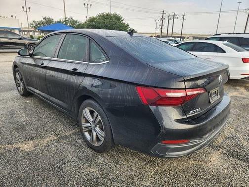 Deep Black Pearl Effect 2022 Volkswagen Jetta 1.5T SE