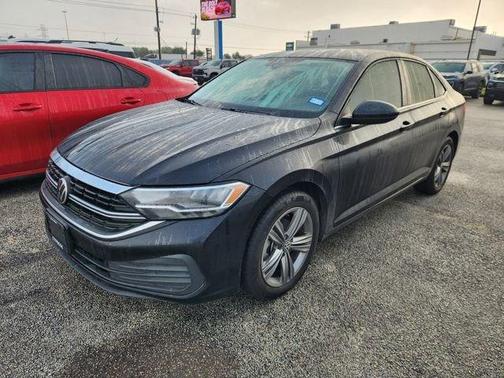 Deep Black Pearl Effect 2022 Volkswagen Jetta 1.5T SE