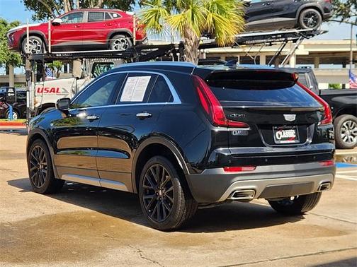 2023 Cadillac XT4 Premium Luxury