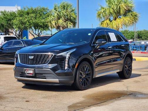 2023 Cadillac XT4 Premium Luxury