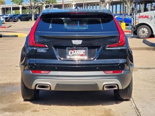 2023 Cadillac XT4 Premium Luxury