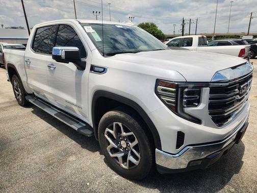 White Frost Tri-Coat 2024 GMC Sierra 1500 SLT