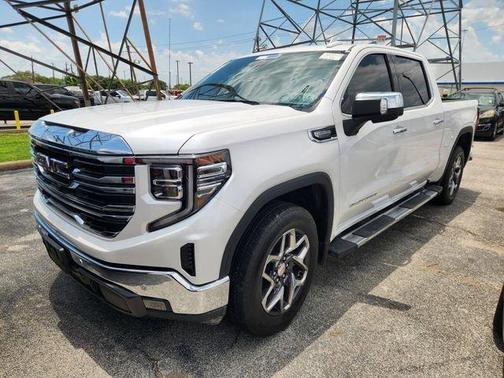 White Frost Tri-Coat 2024 GMC Sierra 1500 SLT