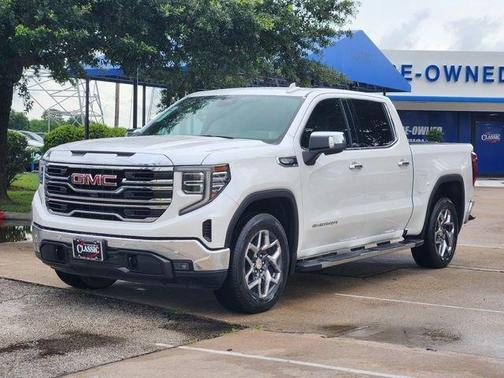 White Frost Tri-Coat 2024 GMC Sierra 1500 SLT