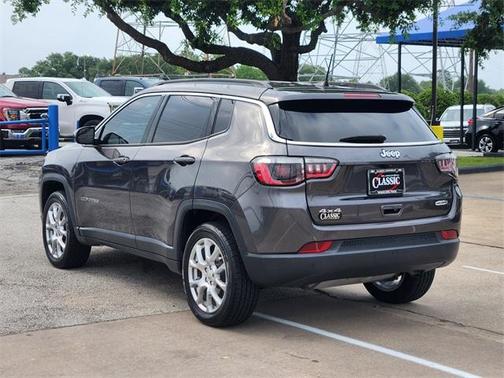 2022 Jeep Compass Latitude Lux