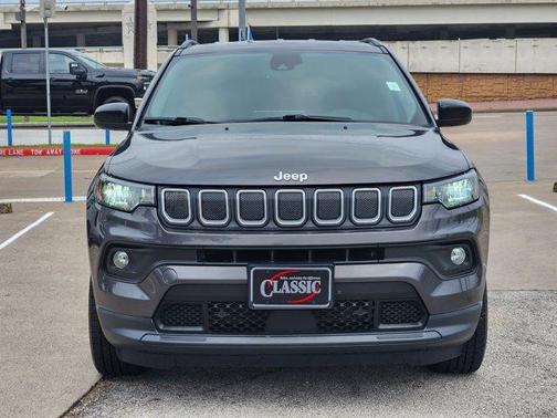 2022 Jeep Compass Latitude Lux